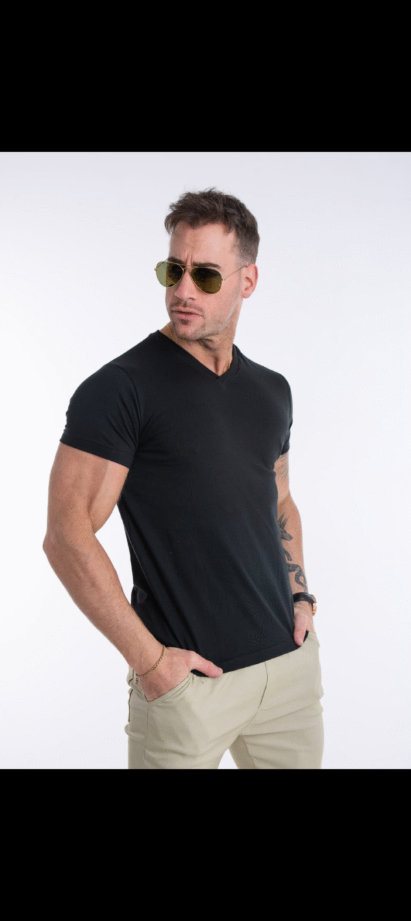 Remera cuello v - Image 5
