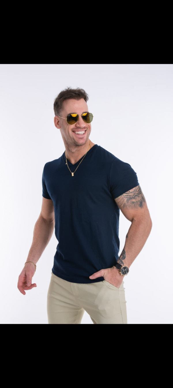 Remera cuello v - Image 2