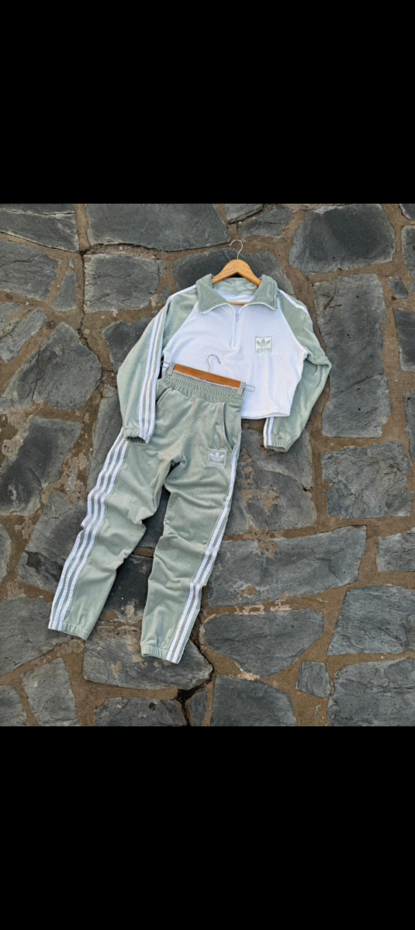 Conjunto pluhs Adidas - Image 5