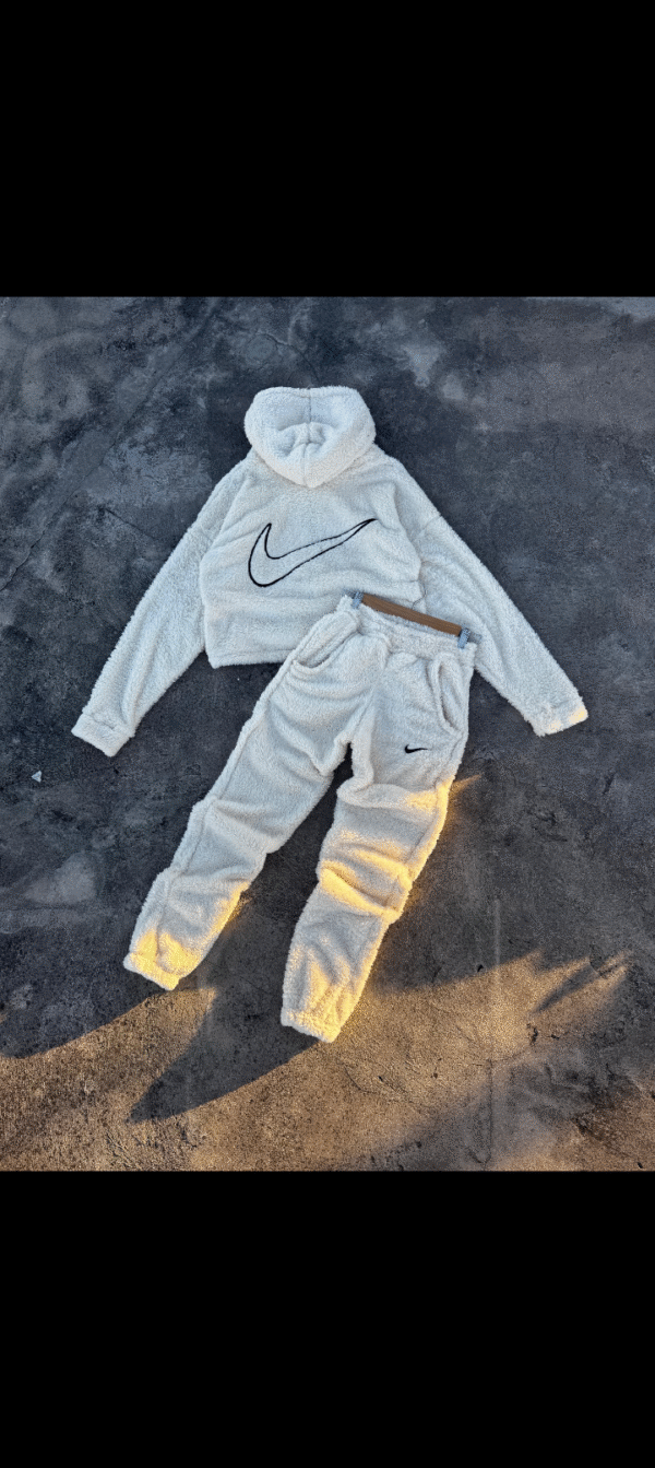 Conjunto Teddy Nike - Image 5