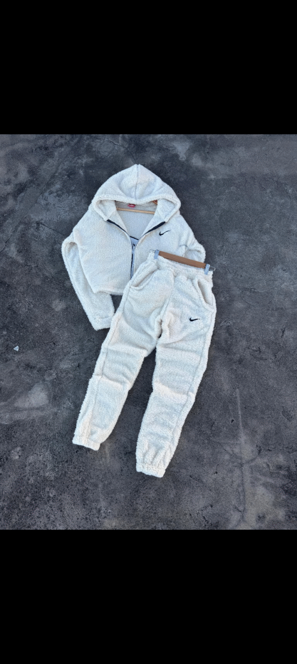 Conjunto Teddy Nike - Image 4