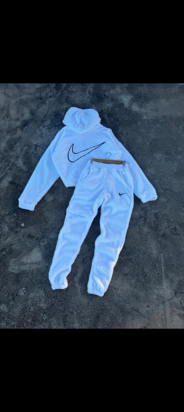 Conjunto Teddy Nike - Image 2