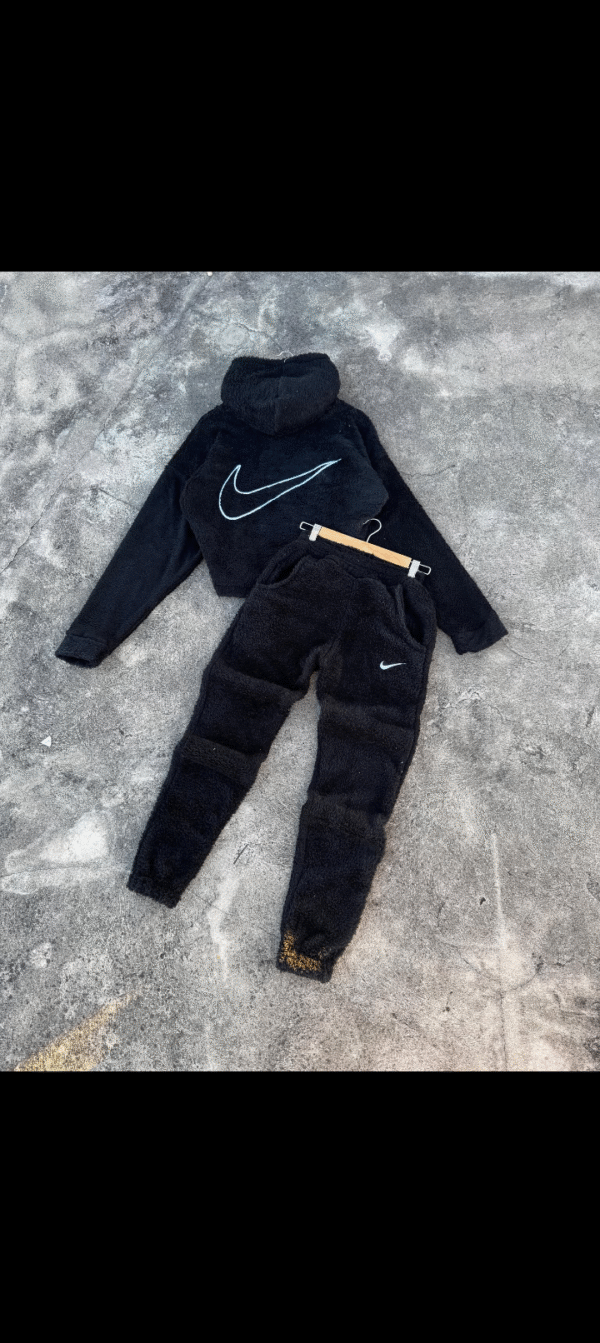 Conjunto Teddy Nike