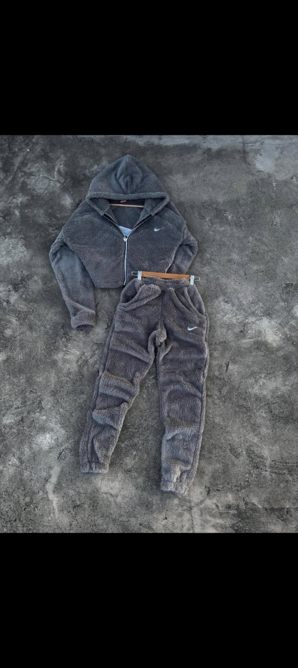 Conjunto Teddy Nike - Image 7